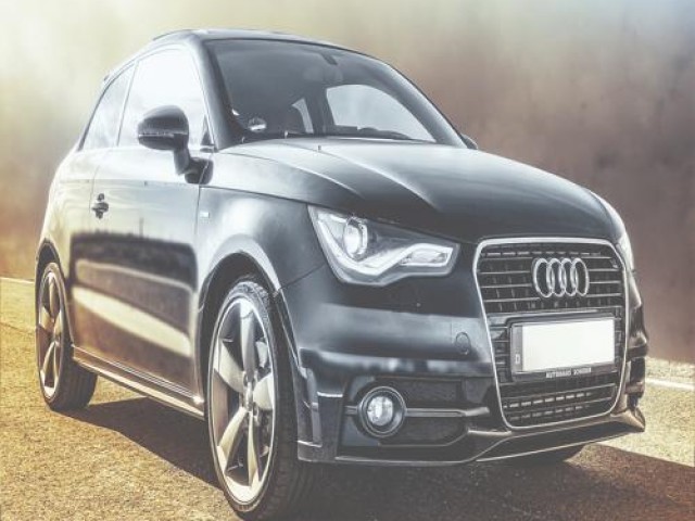 차를 열고 잠그자는 그저 탭으로!